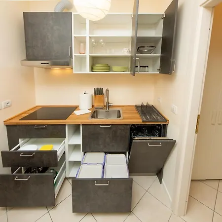 Housmart San Lazzaro Salvo D'acquisto 16 Apartment *