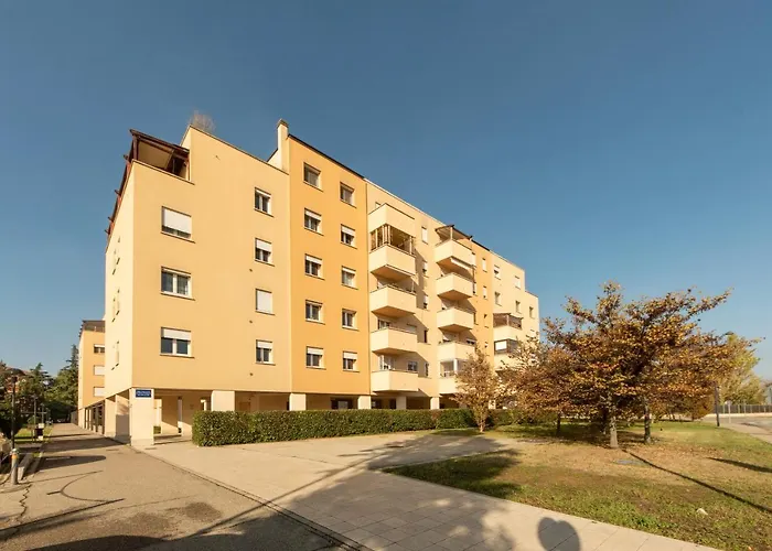 Housmart San Lazzaro Salvo D'acquisto 16 サン・ラッザロ・ディ・サーヴェナ