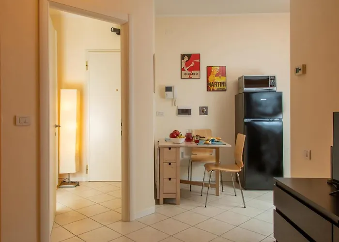 Housmart San Lazzaro Salvo D'acquisto 16 아파트